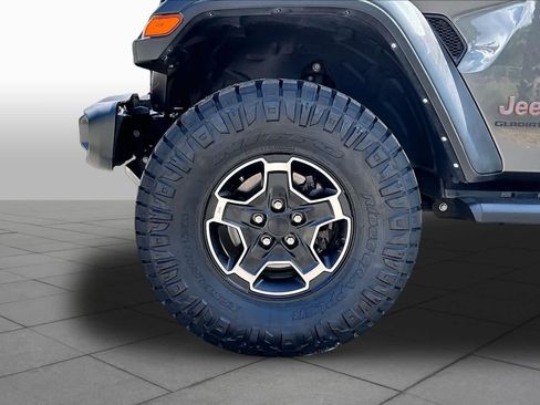 Used 2021 Jeep Gladiator Mojave AWD/4WD image 11