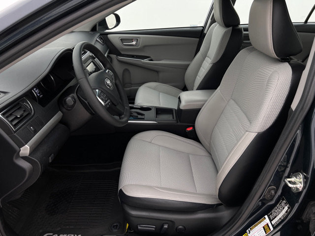 Used 2017 Toyota Camry SE FWD image 11