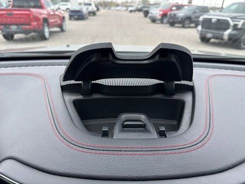 Used 2019 Jeep Cherokee Trailhawk w/ Comfort/Convenience Group AWD/4WD image 28