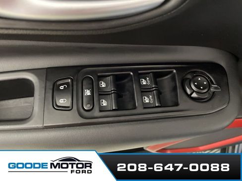 Used 2022 Jeep Renegade Trailhawk AWD/4WD image 10