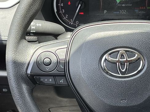 Used 2025 Toyota RAV4 XLE FWD image 12