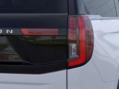 New 2025 Ford Expedition Platinum w/ Driver's Package image 23