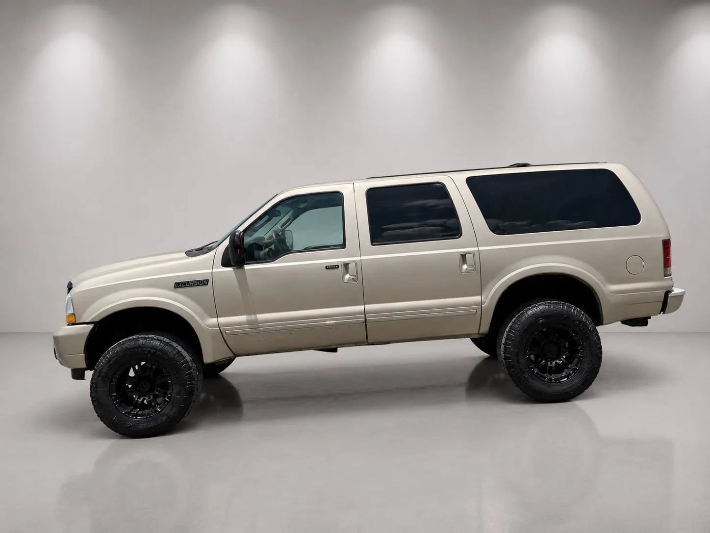 Used 2004 Ford Excursion Limited AWD/4WD image 5
