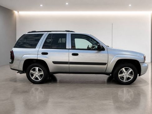 Used 2005 Chevrolet TrailBlazer LS w/ LS Preferred Equipment Group AWD/4WD image 6