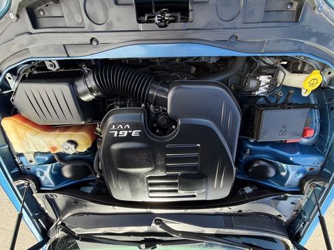 Used 2021 Chrysler 300 Touring w/ Sport Appearance Package RWD image 17