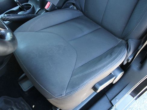 Used 2018 Jeep Wrangler Sport AWD/4WD image 16