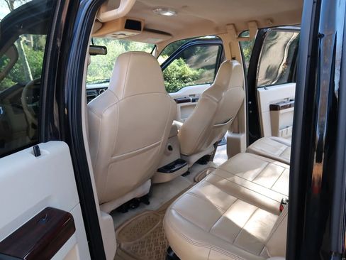 Used 2008 Ford F350 Lariat image 14