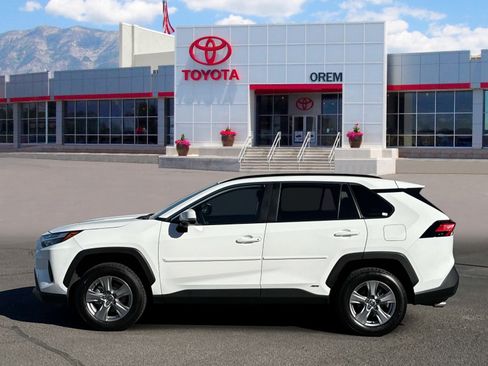 Used 2024 Toyota RAV4 LE AWD/4WD image 6