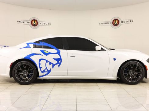 Used 2020 Dodge Charger SRT Hellcat w/ Harman/Kardon Audio Group RWD image 2