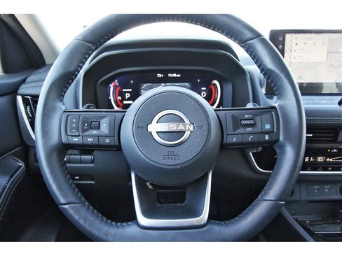 Used 2024 Nissan Rogue SL w/ SL Premium Package image 9