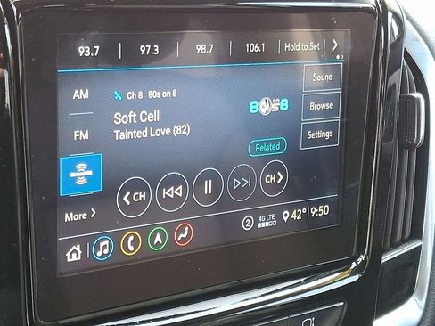 Used 2021 Chevrolet Traverse RS image 19