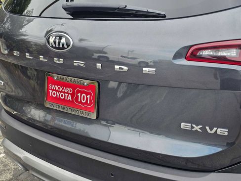 Used 2021 Kia Telluride EX image 16