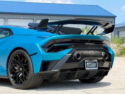 Used 2022 Lamborghini Huracan STO RWD image 41