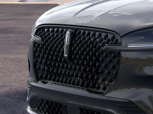 New 2026 Lincoln Aviator AWD image 17