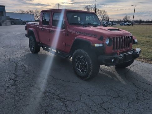 Used 2023 Jeep Gladiator Mojave w/ Cold Weather Group image 4