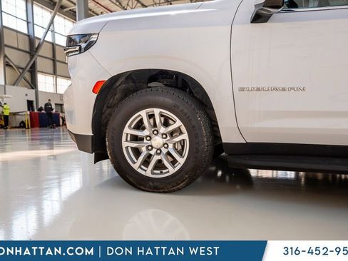 Used 2021 Chevrolet Suburban LT image 37