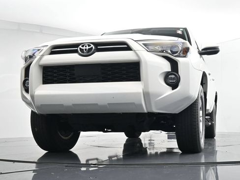 Used 2023 Toyota 4Runner SR5 AWD/4WD image 19