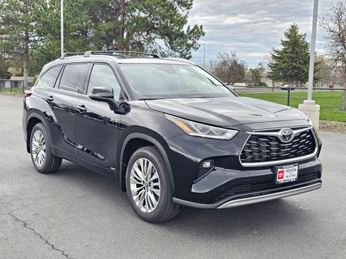 New 2026 Toyota Highlander Platinum AWD/4WD image 6