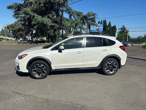 Used 2016 Subaru Crosstrek 2.0i Premium AWD/4WD image 3