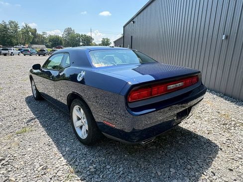 Used 2014 Dodge Challenger SXT RWD image 7