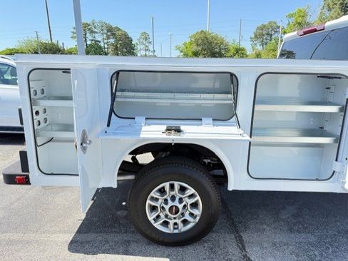New 2026 GMC Sierra 2500 Pro w/ Convenience Package RWD image 3