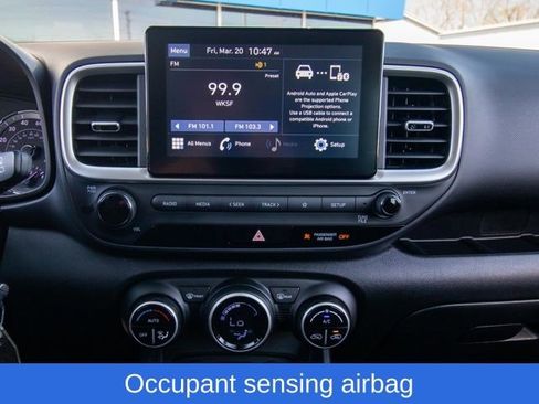 Used 2020 Hyundai Venue SEL image 22