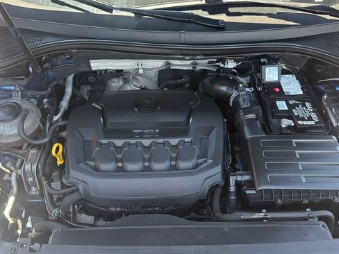 Used 2018 Volkswagen Tiguan SE AWD/4WD image 14
