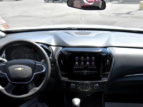 Used 2021 Chevrolet Traverse LS FWD image 34