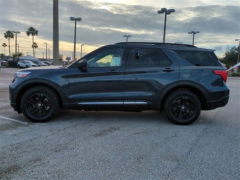 Used 2022 Ford Explorer XLT w/ Equipment Group 202A image 7