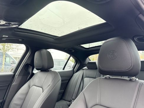 New 2025 Alfa Romeo Giulia AWD w/ Driving Assist Package image 27