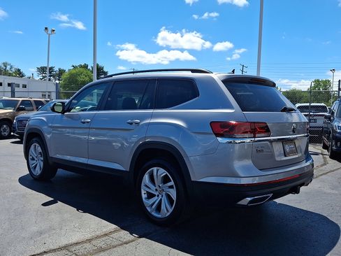 Certified 2022 Volkswagen Atlas SE w/ Panoramic Sunroof Package AWD/4WD image 4