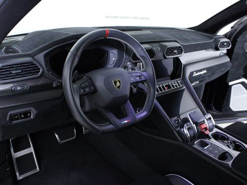 Used 2024 Lamborghini Urus Performante image 32
