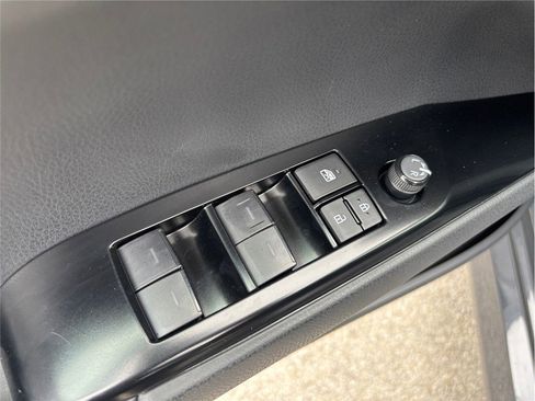 Used 2025 Toyota Camry XLE image 20