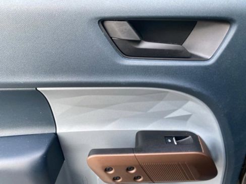 Used 2023 Ford Maverick Lariat w/ Lariat Luxury Package image 27