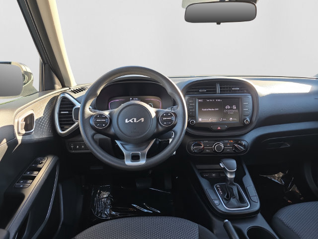 Used 2023 Kia Soul LX w/ LX Technology Package FWD image 21