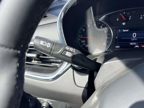 Used 2023 Chevrolet Equinox LT image 24