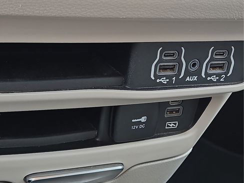 Used 2022 Chrysler Pacifica Touring-L FWD image 14
