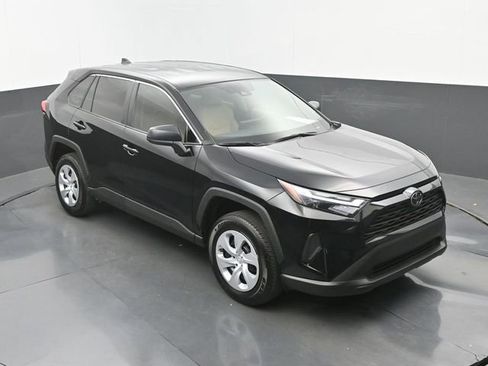 Used 2025 Toyota RAV4 LE FWD image 27
