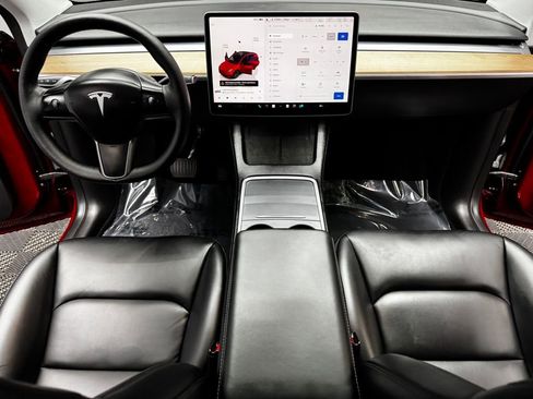 Used 2024 Tesla Model Y Long Range AWD/4WD image 39