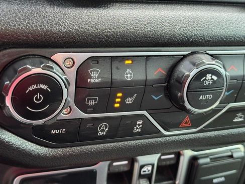 Used 2024 Jeep Gladiator Sport AWD/4WD image 20