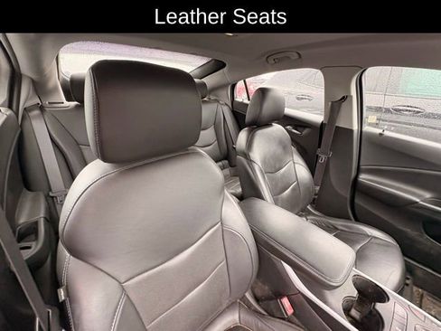 Used 2017 Chevrolet Volt LT w/ Comfort Package image 8