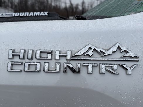 Used 2023 Chevrolet Silverado 2500 High Country w/ Safety Package II image 3