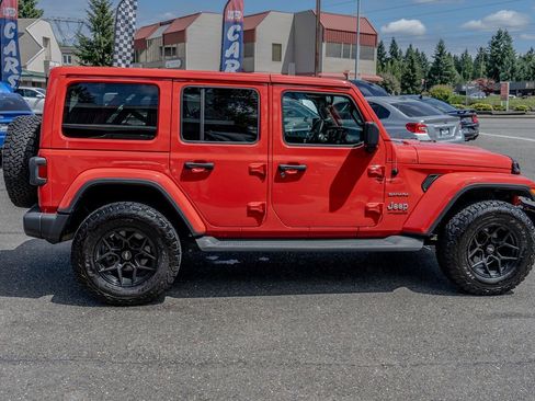 Used 2021 Jeep Wrangler Unlimited Sahara w/ Uconnect 4C Nav & Sound Group image 13