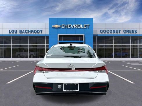 Used 2025 Hyundai Elantra SEL FWD image 7