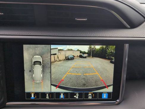 Used 2023 GMC Yukon Denali AWD/4WD image 13