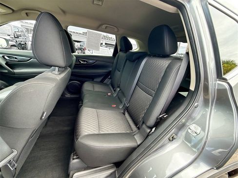 Used 2018 Nissan Rogue SV image 26