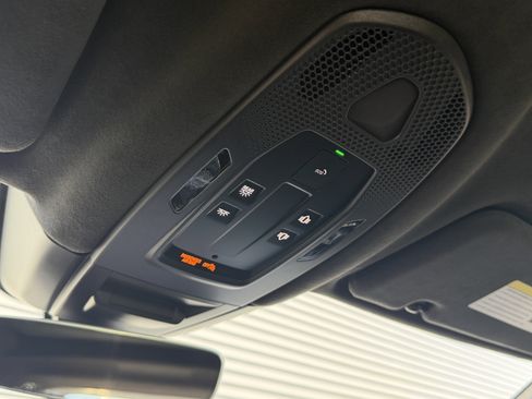 Used 2025 Porsche Cayenne Turbo image 27