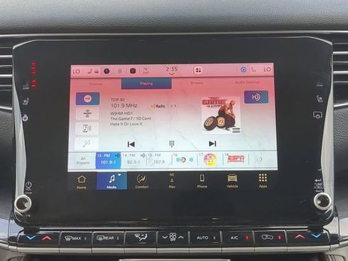 Used 2024 Jeep Wagoneer L Base image 23