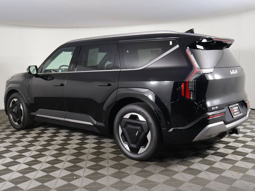Used 2024 Kia EV9 Land AWD/4WD image 12