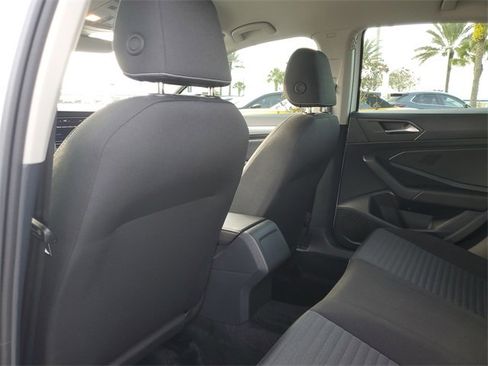 Used 2024 Volkswagen Jetta S image 9